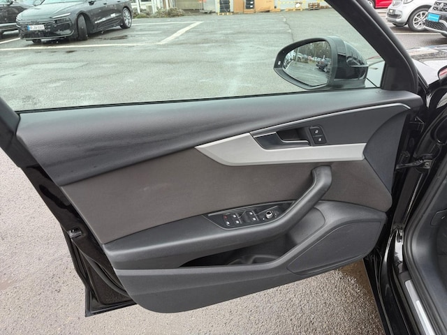 Audi A4 35 TFSI Avant S-Tronic