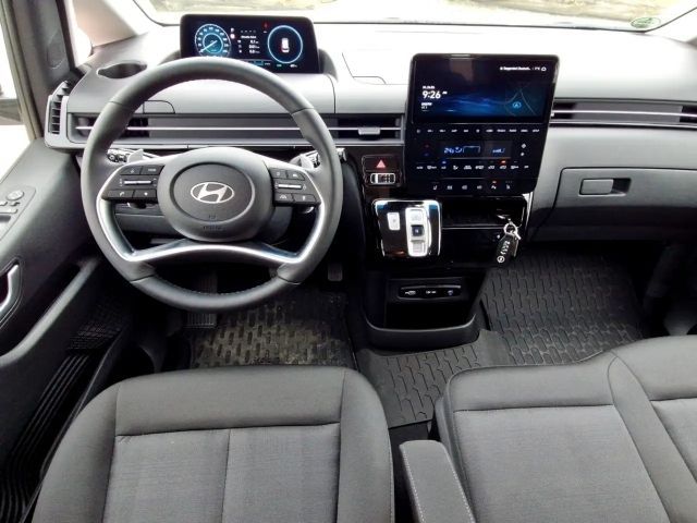 Hyundai Staria Trend