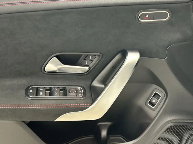 Mercedes-Benz CLA 200 AMG Line Shooting Brake