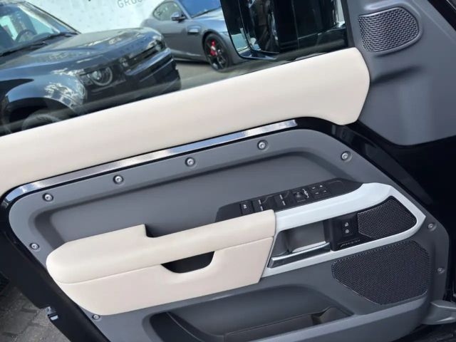 Land Rover Defender 110 P400