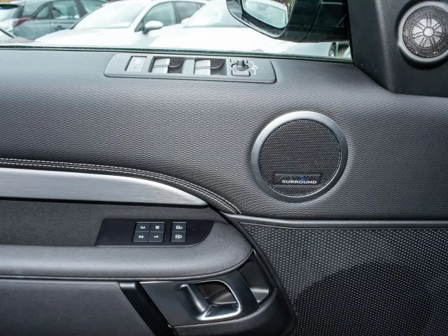 Land Rover Discovery D300 Dynamic HSE