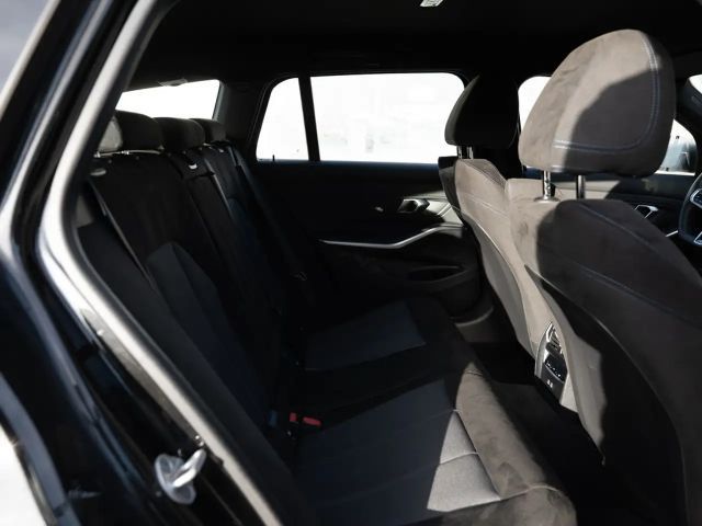 BMW 330 330i M-Sport Touring xDrive