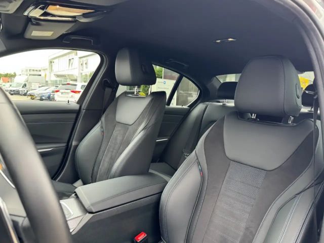 BMW 320 320d M-Sport Sedan xDrive