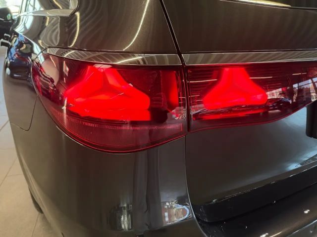 Mercedes-Benz E 220 AVANTGARDE E 220 d Estate