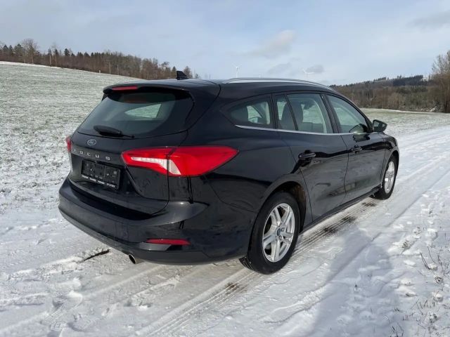 Ford Focus Cool & Connect Wagon