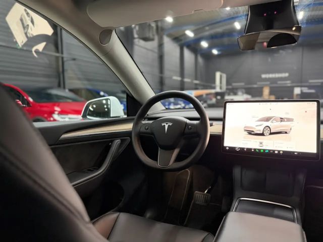Tesla Model Y AWD Long Range