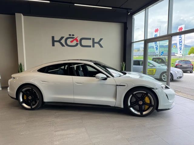 Porsche Taycan S Turbo