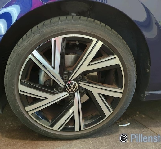 Volkswagen Golf Style