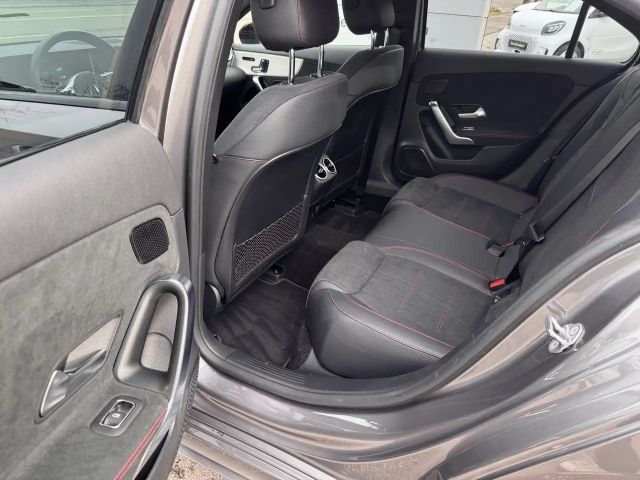 Mercedes-Benz A 250 A 250 e AMG Line