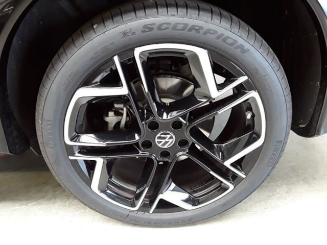 Volkswagen Tiguan Tiguan 1.5   R-L  P 130 TSID6F