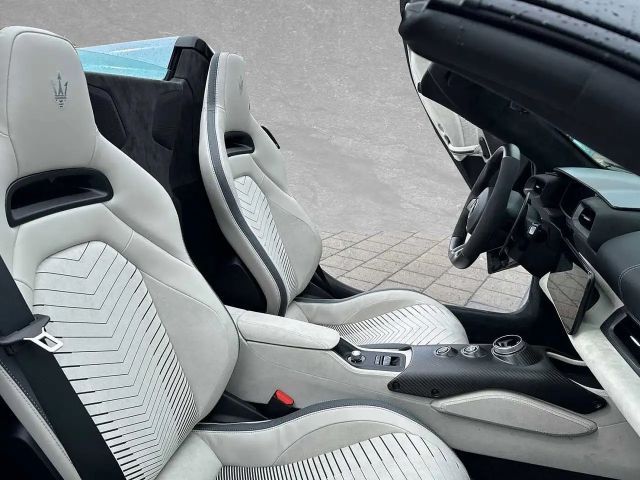 Maserati MC20 Cielo - Aquamarina Sonderlackierung