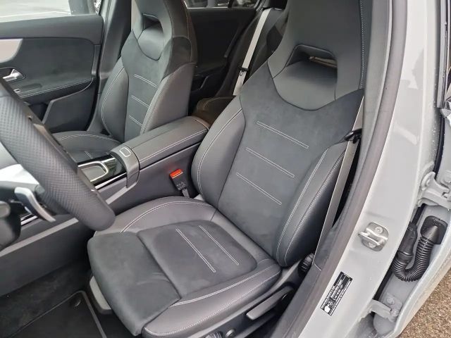 Mercedes-Benz A 200 A 200 d