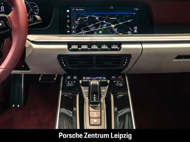 Porsche 992 4 Coupé GTS Targa