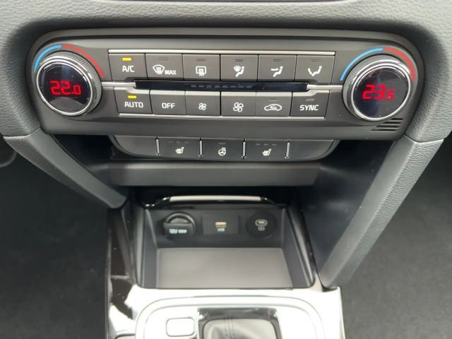 Kia Ceed CEED Ultimate Edition 1.5T LED+Kamera+Navi