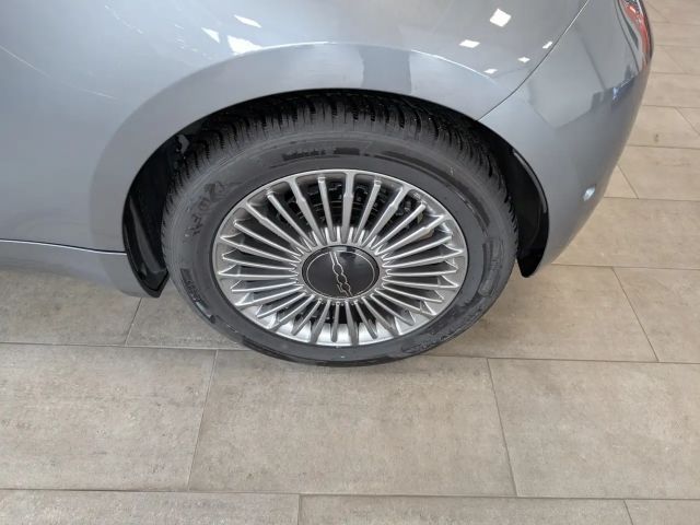 Fiat 500e 42kWh, Komfort+Style-Paket, Garantie