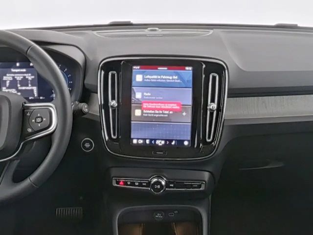 Volvo XC40 Dark Plus