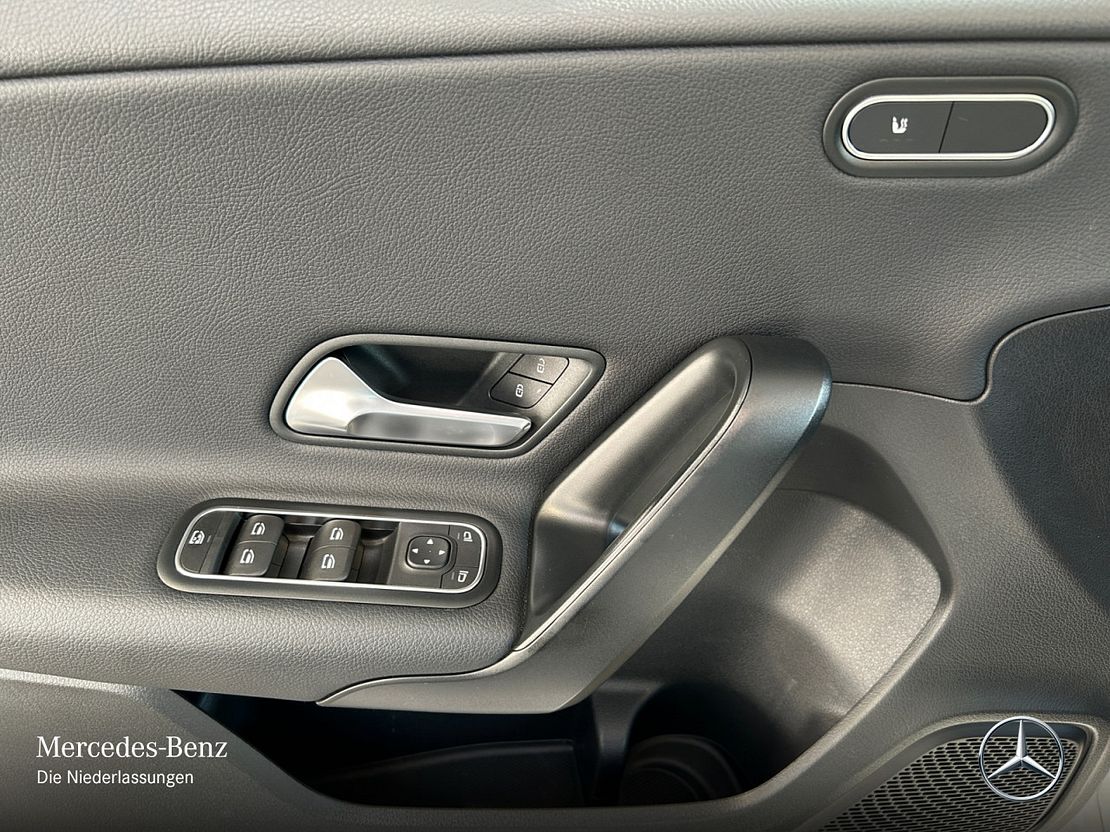 Mercedes-Benz A 180 A 180 d Style