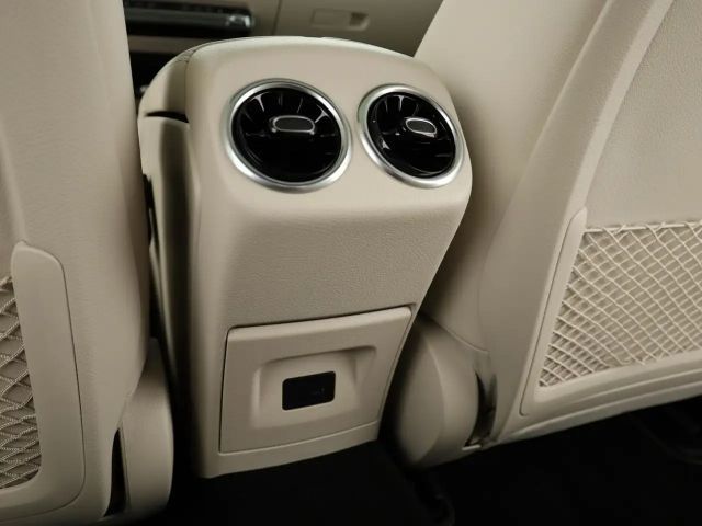 Mercedes-Benz A 250 A 250 e