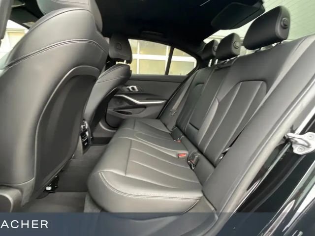 BMW 320 320i M-Sport Sedan xDrive