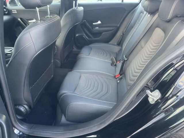 Mercedes-Benz A 180 A 180 7G-DCT Entry,KLIMA,NAVI,TEMPO,RFK,SH,LED,SH