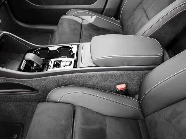 Volvo XC40 Dark Plus