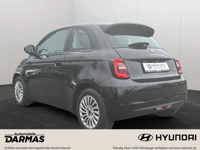 Fiat 500e Action