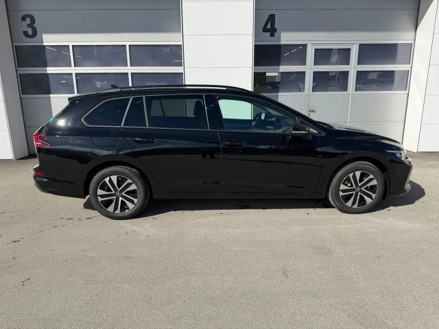 Volkswagen Golf 1.5 eTSI Life Variant