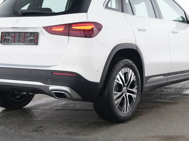 Mercedes-Benz GLA 180 Progressive