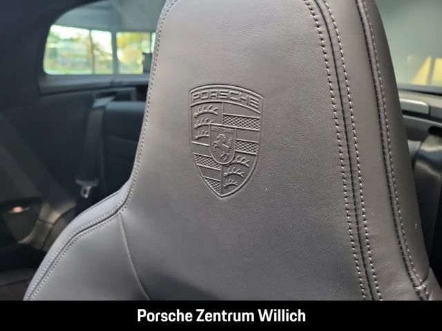 Porsche 992 4 Coupé GTS Targa