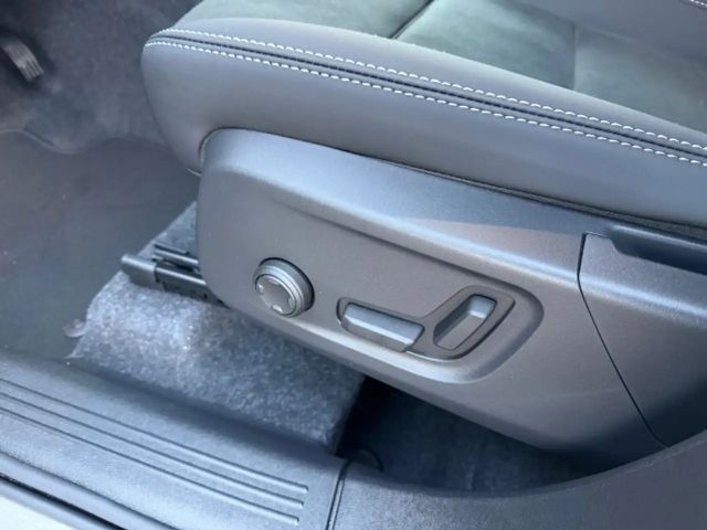 Volvo XC40 Dark Plus