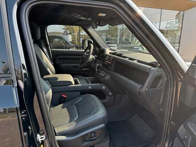 Land Rover Defender 110