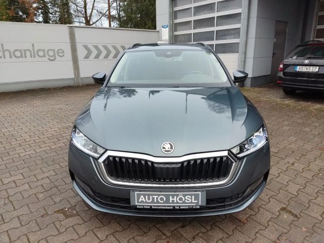 Skoda Octavia 1.5 TSI Ambition Combi