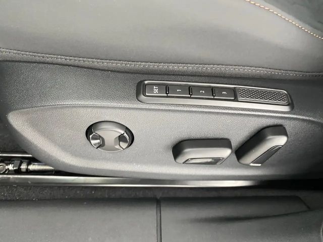 Cupra Terramar 1.5 e-Hybrid