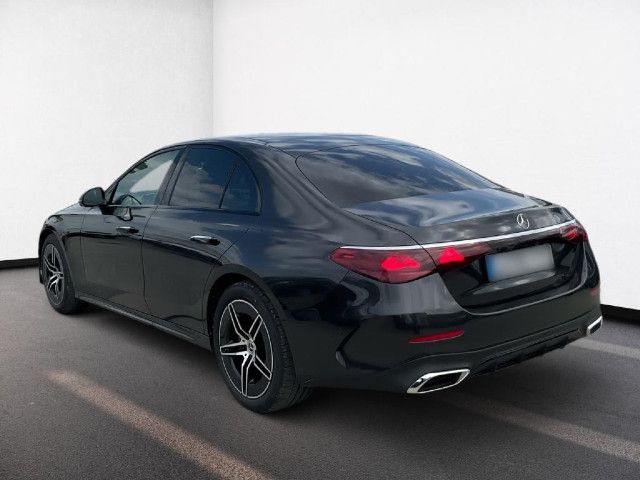 Mercedes-Benz E 220 AMG Line E 220 d Sedan