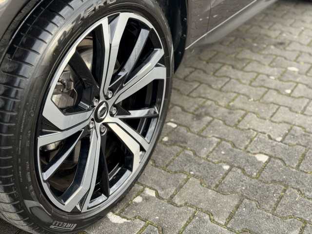 Volvo XC60 AWD Dark Plus