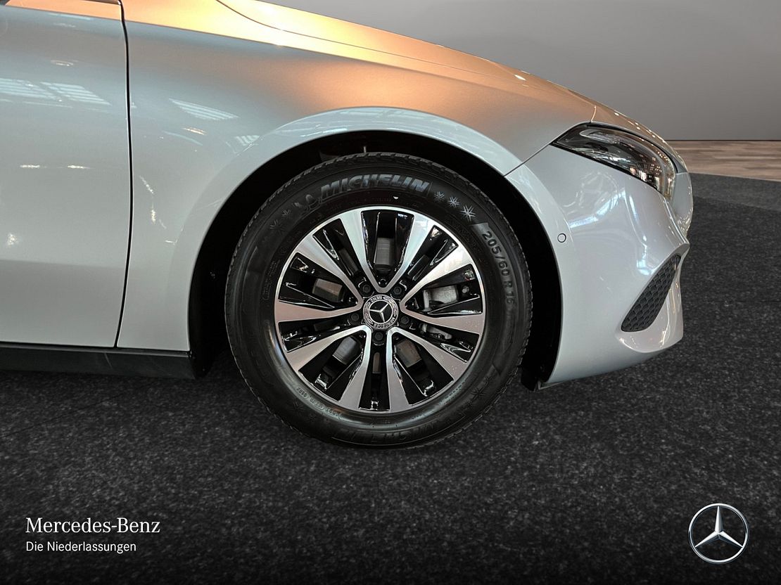 Mercedes-Benz A 180 A 180 d