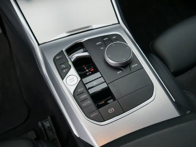 BMW 330 330e M-Sport Sedan xDrive