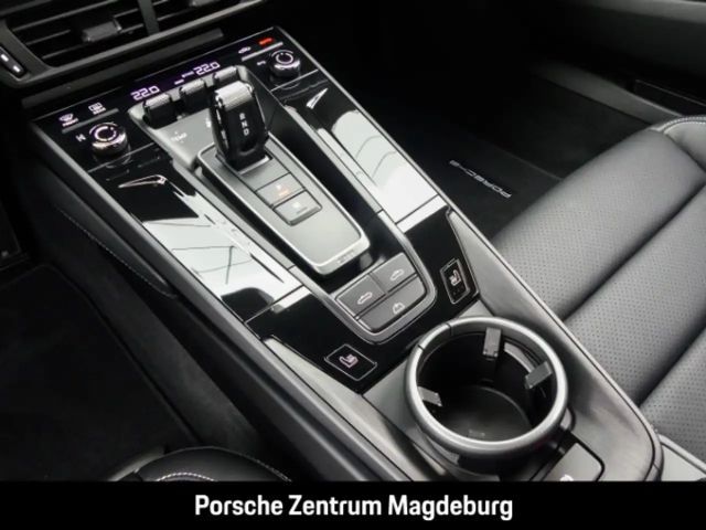 Porsche 992 Cabrio Carrera GTS