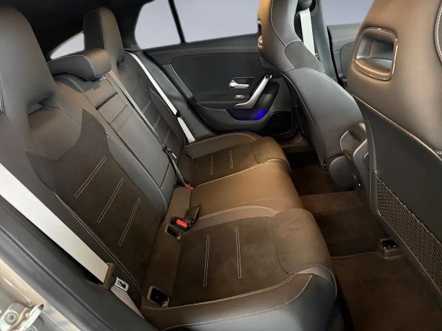 Mercedes-Benz CLA 200 AMG Line Shooting Brake