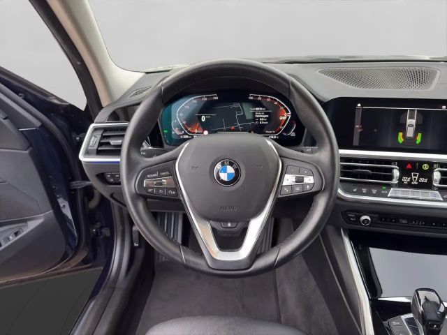 BMW 330 330i Luxury Line Touring xDrive