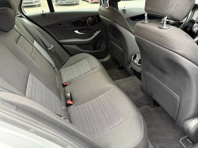 Mercedes-Benz C 220 4MATIC C 220 d Estate