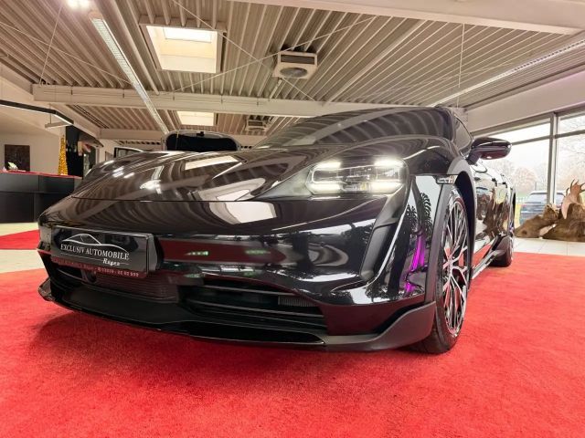 Porsche Taycan 4 Cross Turismo