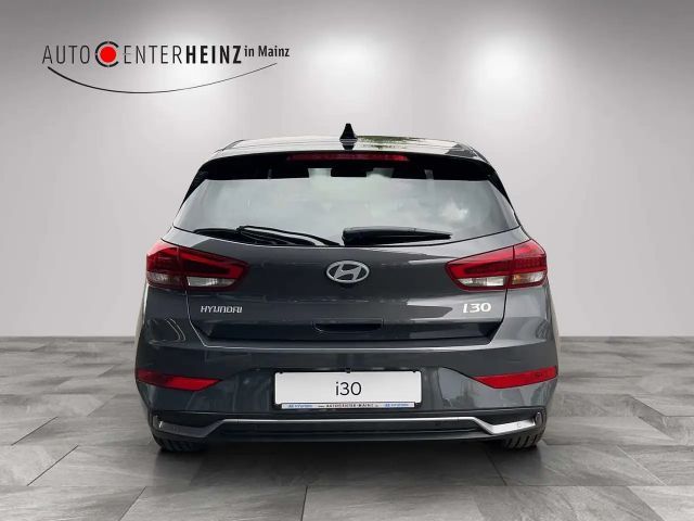 Hyundai i30 Advantage Hybrid T-GDi