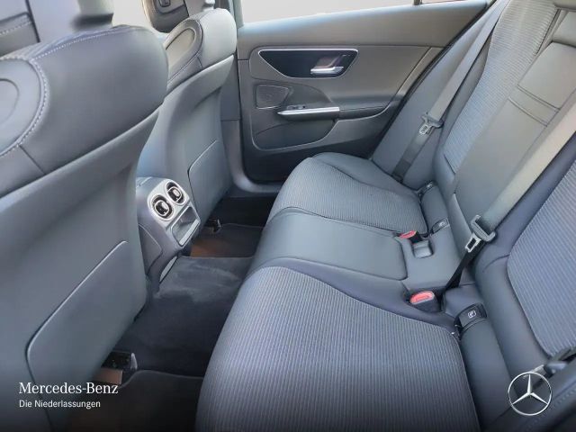 Mercedes-Benz C 180 AVANTGARDE Sedan