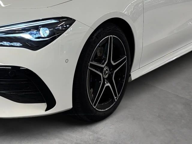 Mercedes-Benz CLA 200 AMG Line Coupé