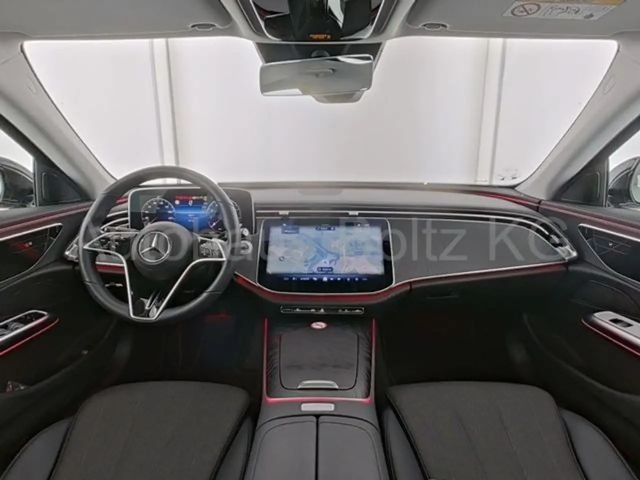 Mercedes-Benz E 200 AVANTGARDE Sedan