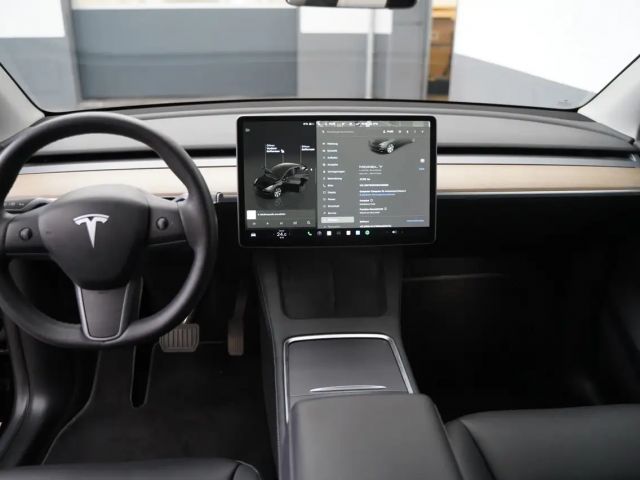 Tesla Model Y AWD Long Range