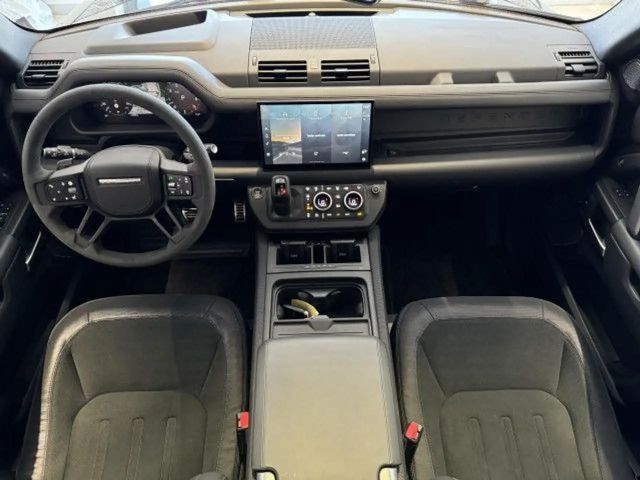 Land Rover Defender 110 Black Pack