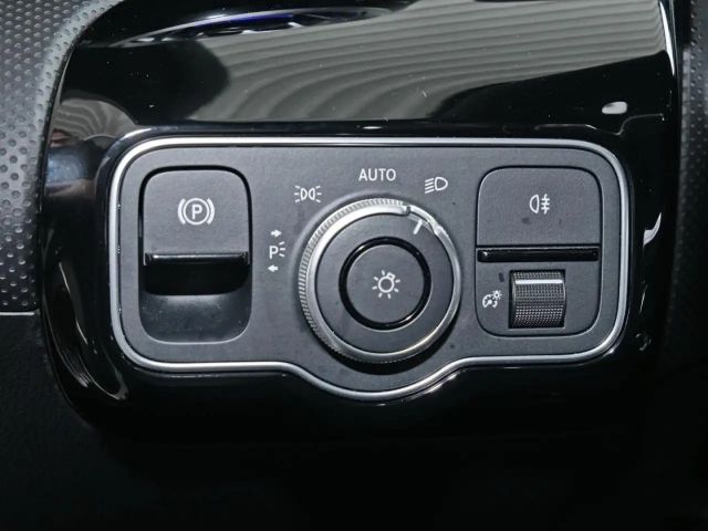 Mercedes-Benz A 250 A 250 e AMG Line