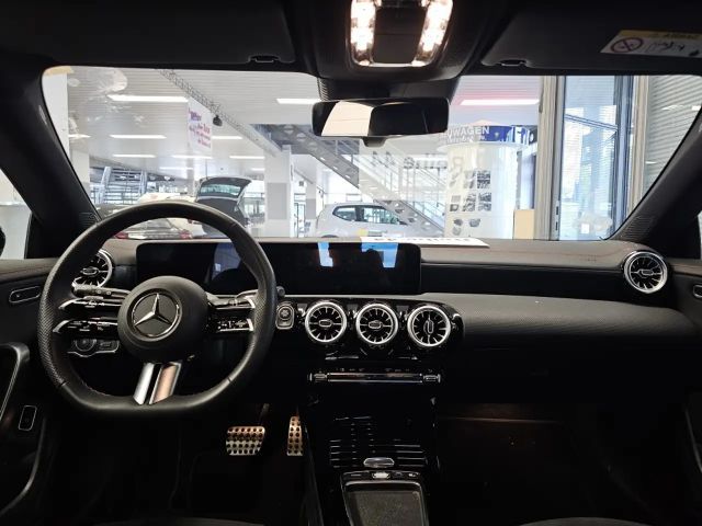 Mercedes-Benz CLA 200 AMG Line